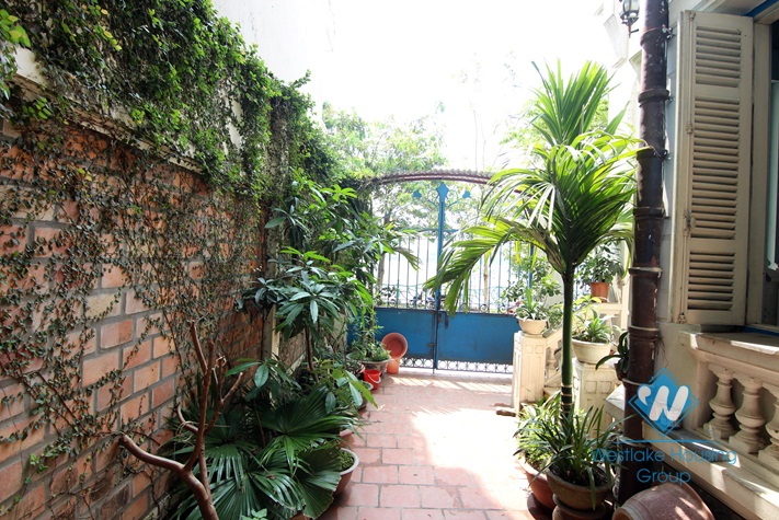 Lakeside colonial villa with lots of characters for rent in Tay Ho